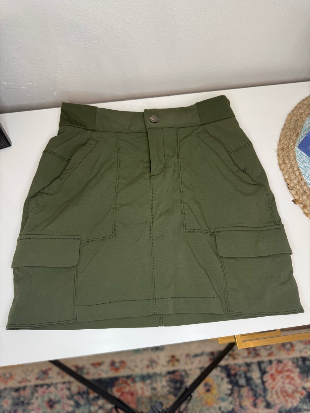 Athleta Trekkie Cargo Skort Olive Green Size 2 Hiking Golf Travel Athletic Skirt